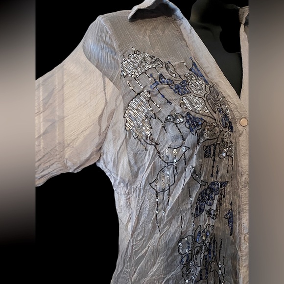 Lucy & Co. Gray sheer button up sequin embellished v-neck blouse size S. NWT - Picture 6 of 11